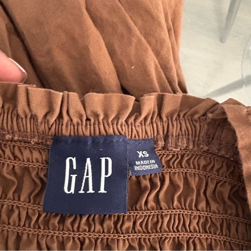 GAP Rust Smocked Tank Top - Picture 3 of 3